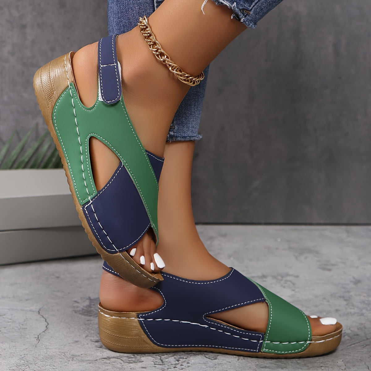 Laura - Sandalen mit Kreuzriemen