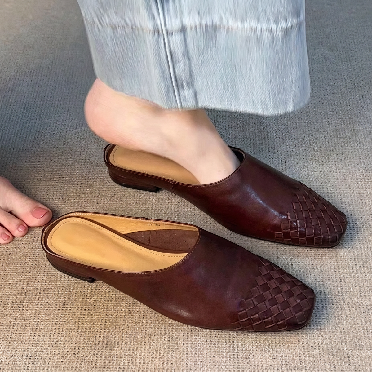 Nora - Schicke Sandalen mit geschlossenem und geflochtenem Look