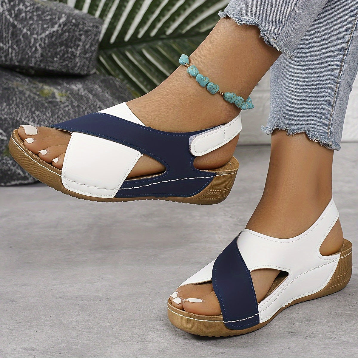 Laura - Sandalen mit Kreuzriemen