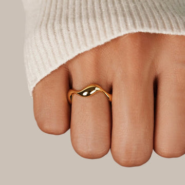 Tarah – 18K Gold Wellenring