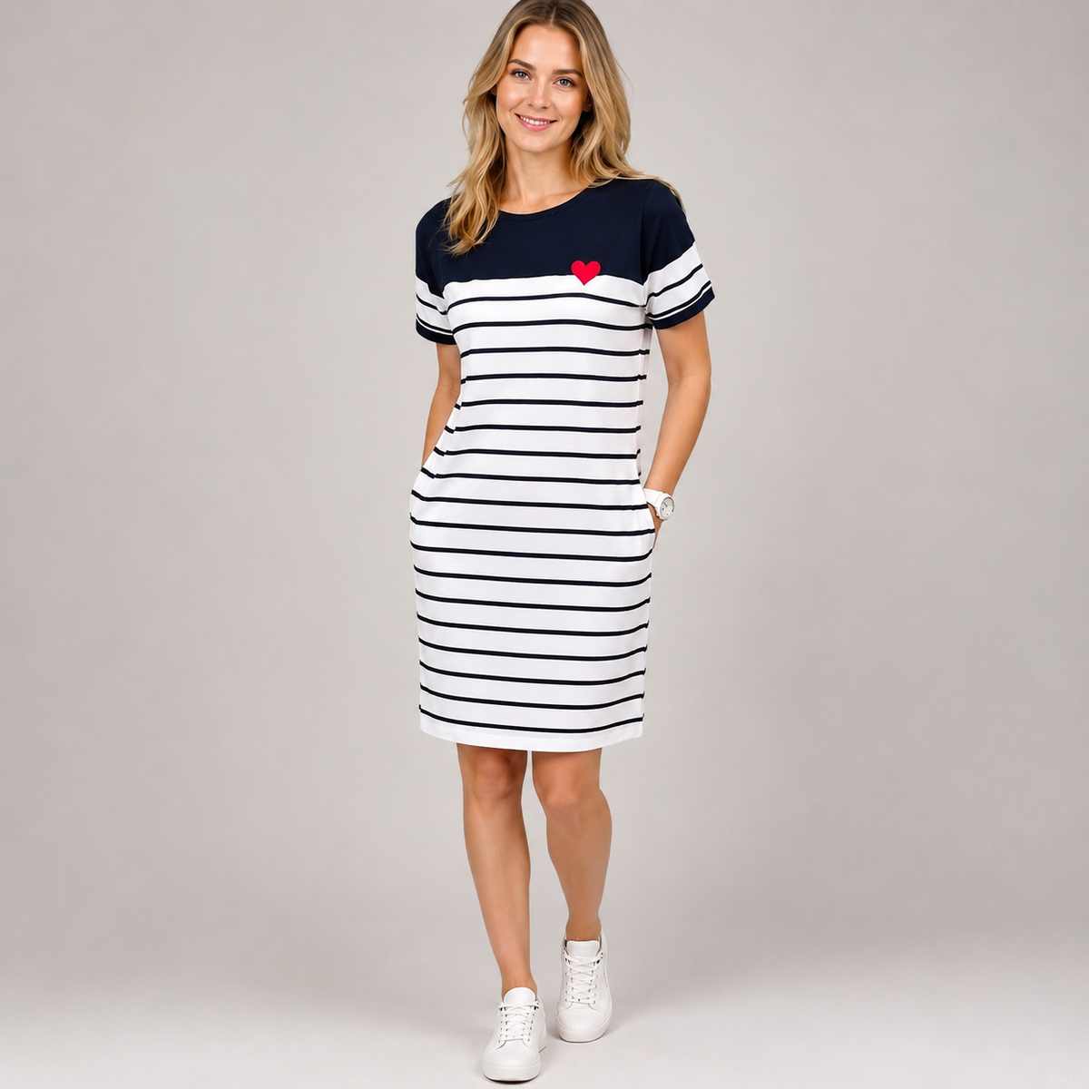 Nora - Elegantes Kleid mit Streifen