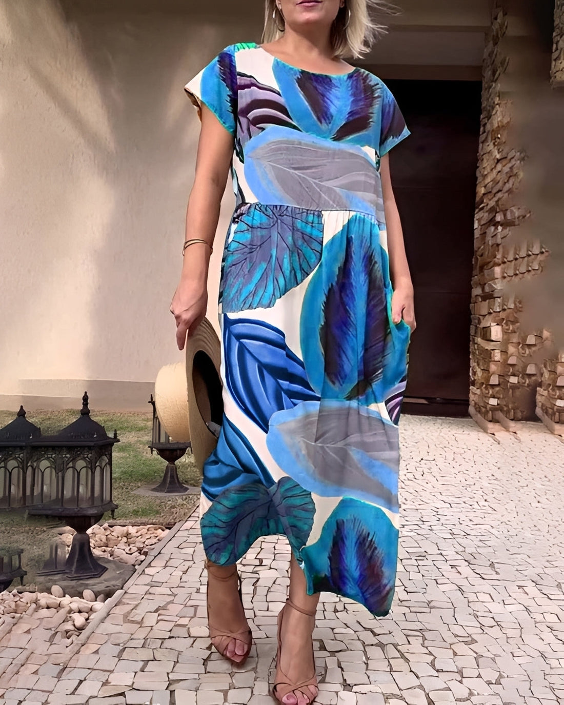 Sami - Stilvolles Kleid mit Schlitz und kurzen Ärmeln