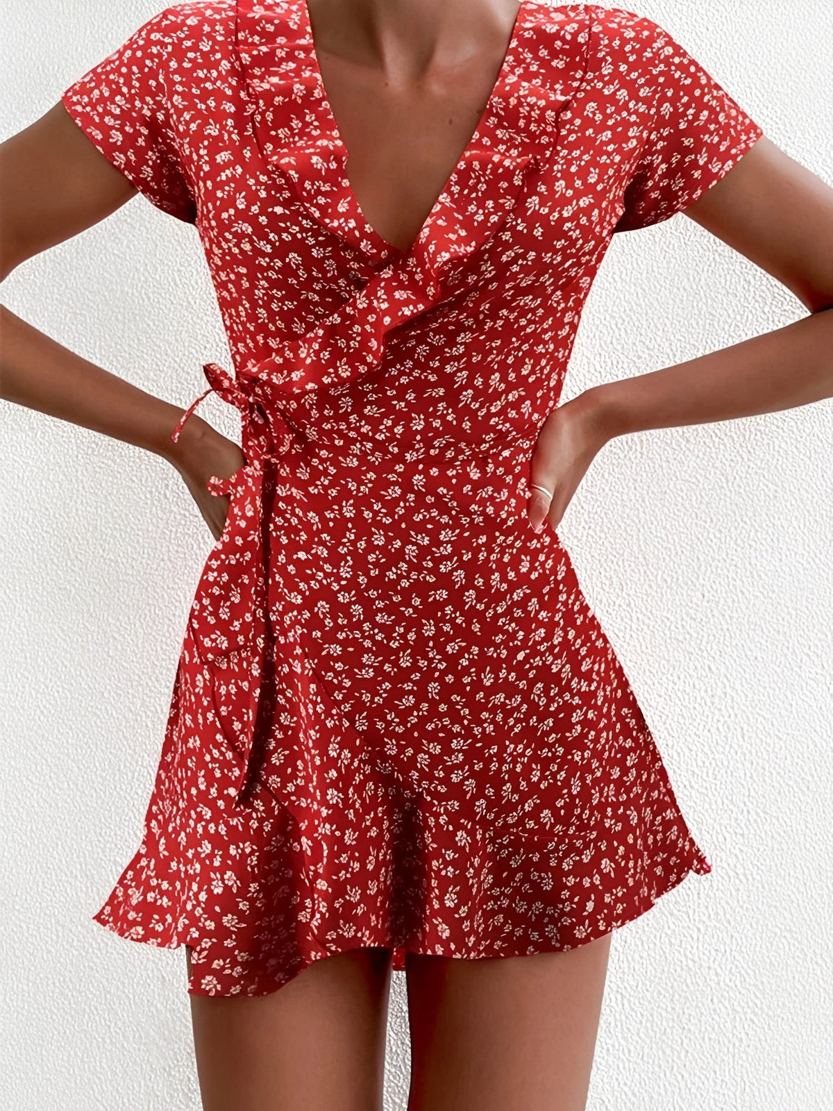 Betsy - Elegantes Mini-Kleid mit Blumendesign