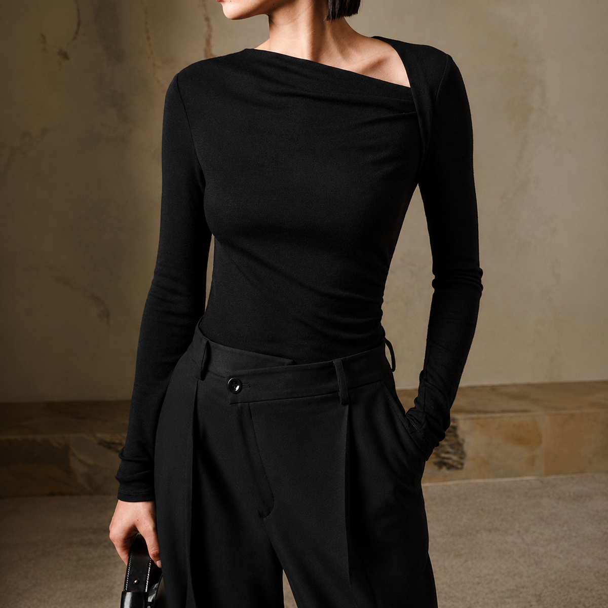 Selina - Asymmetrisches Langarmshirt