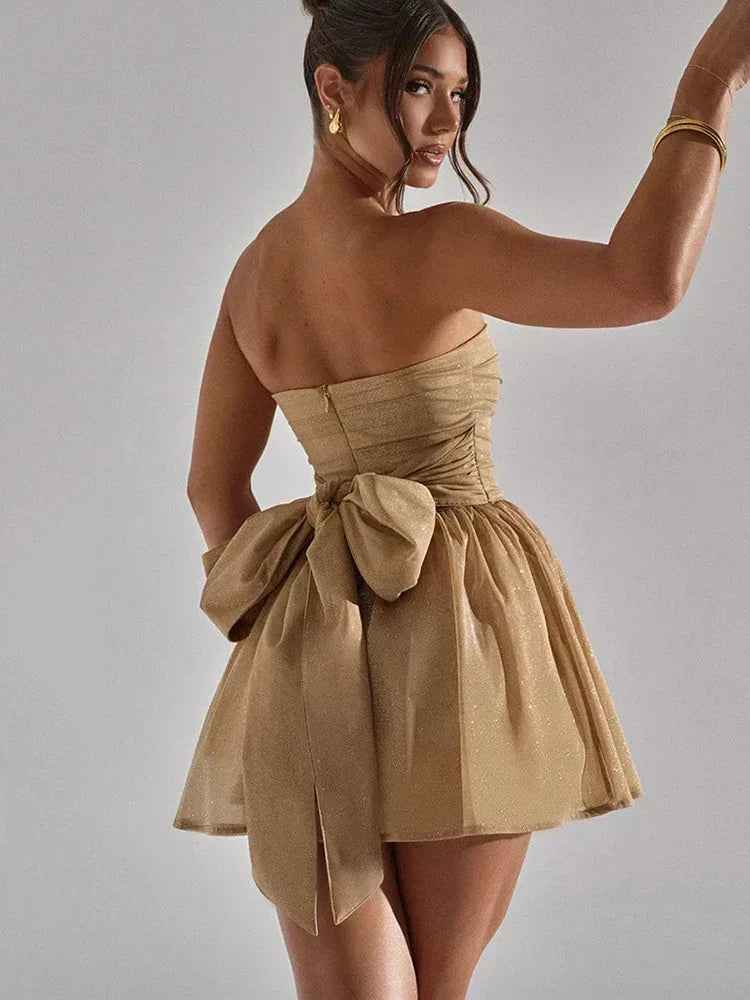 Stella -  Elegantes und schickes, funkelndes Minikleid