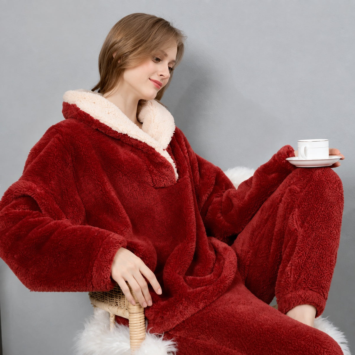 Damen Loungewear-Set - Kuscheliges Pyjama-Top mit Kapuzenkragen und Hose