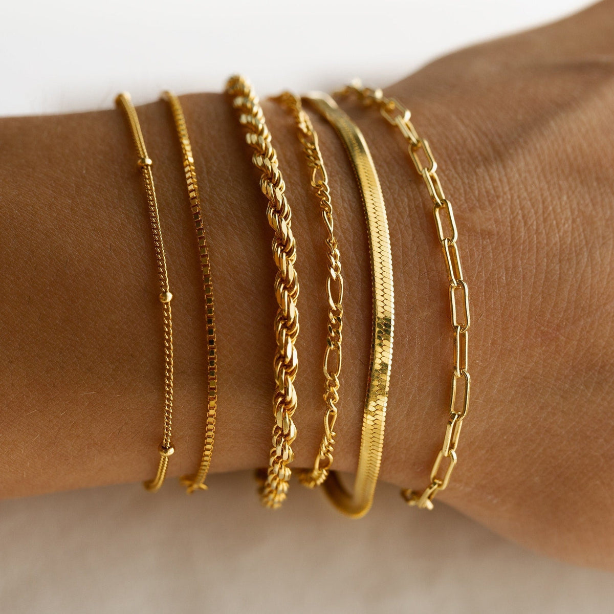 Kettenarmbänder - Minimalistische Schichtenarmbänder