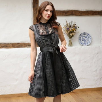 Yasmine - Elegantes kurzes Dirndl fürs Oktoberfest (Futter nicht enthalten)