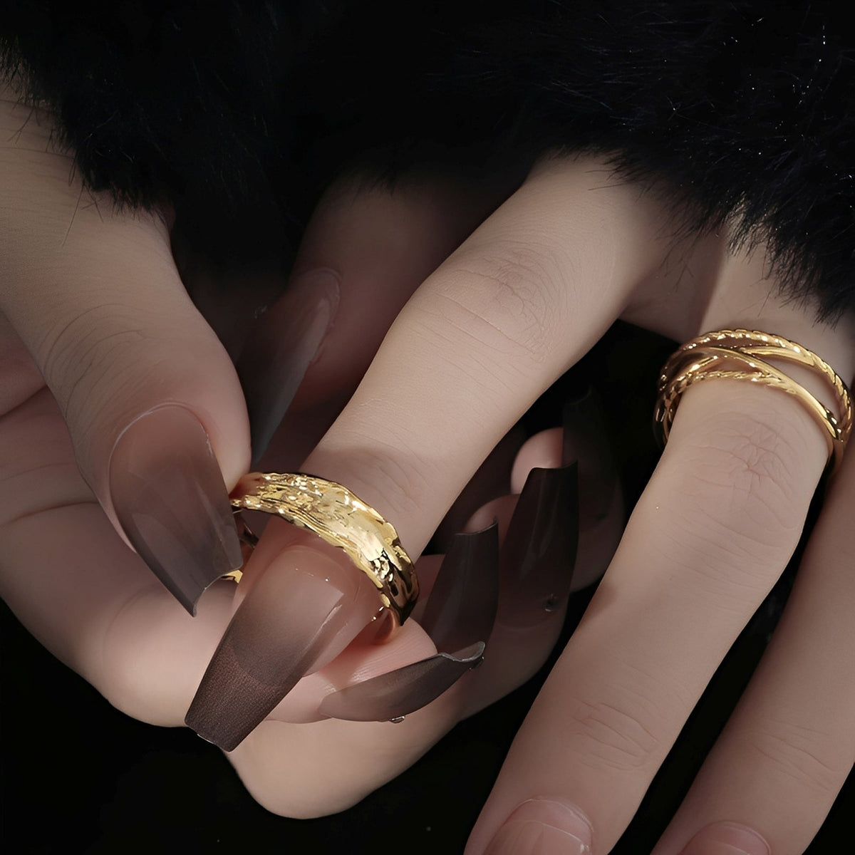 Sara – Vintage-Goldring geschmiedet