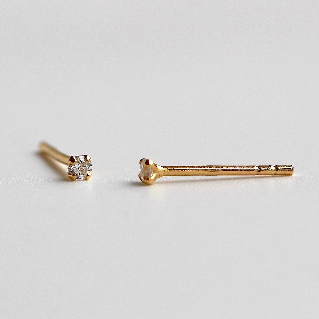 Sloane - Mini Glitzerohrringe von 2mm